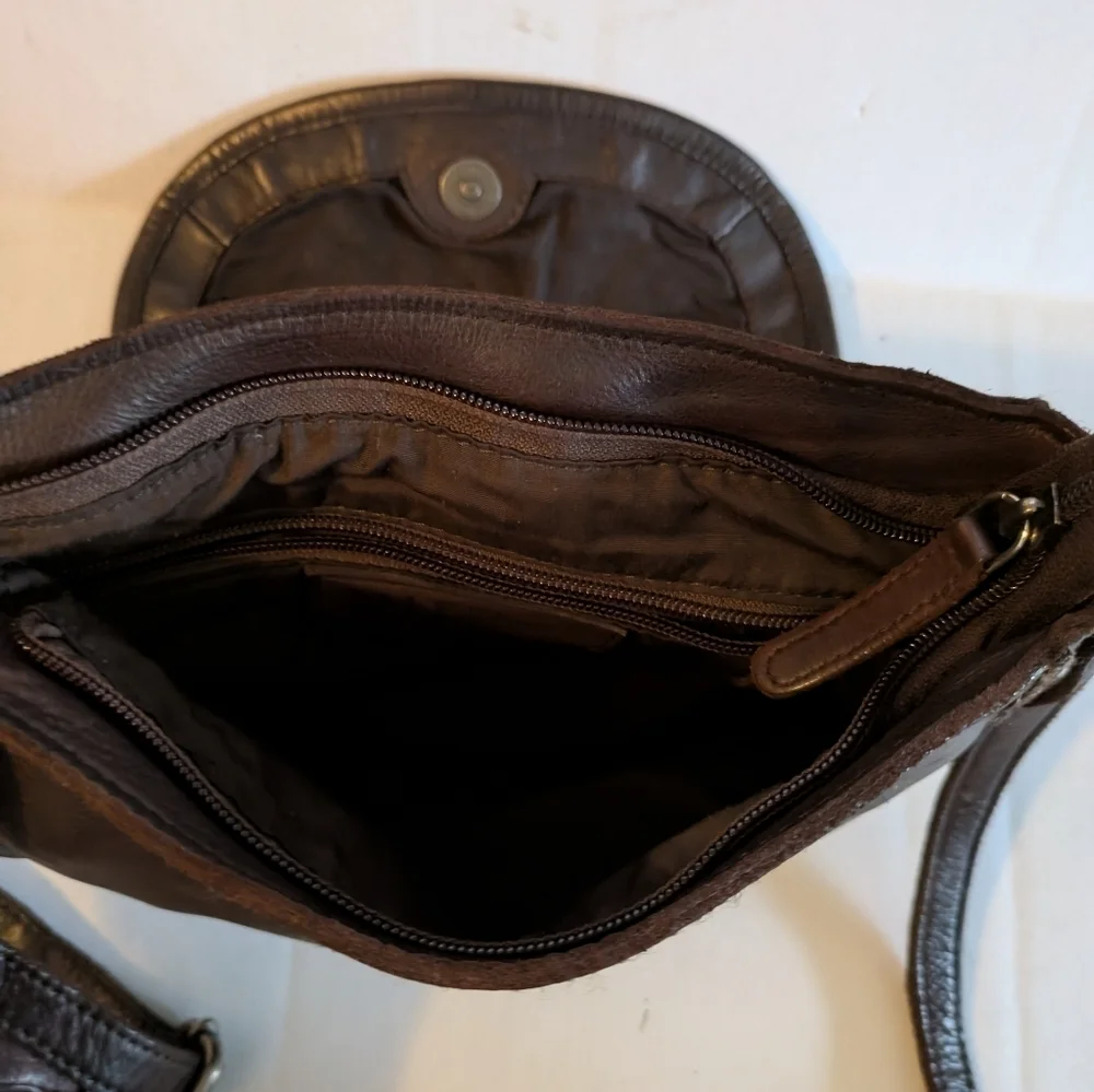 Vilenca Holland Crossbody Shoulder Bag Purse Brown Cognac Leather